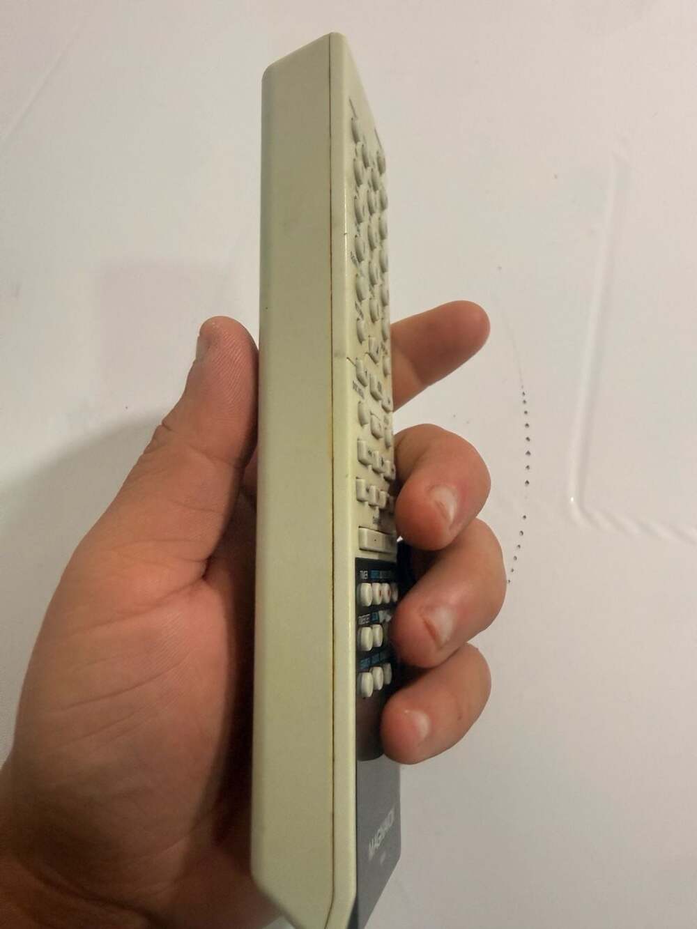 Magnavox NB550 DVD/VCR Remote Control - Picture 4 of 5